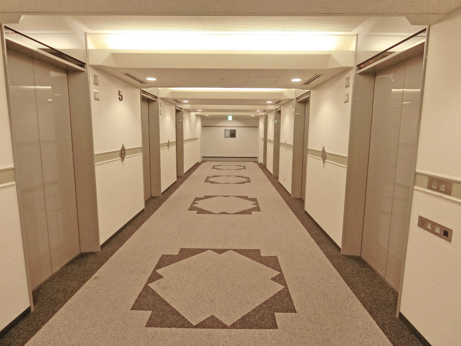 エレベーターホール