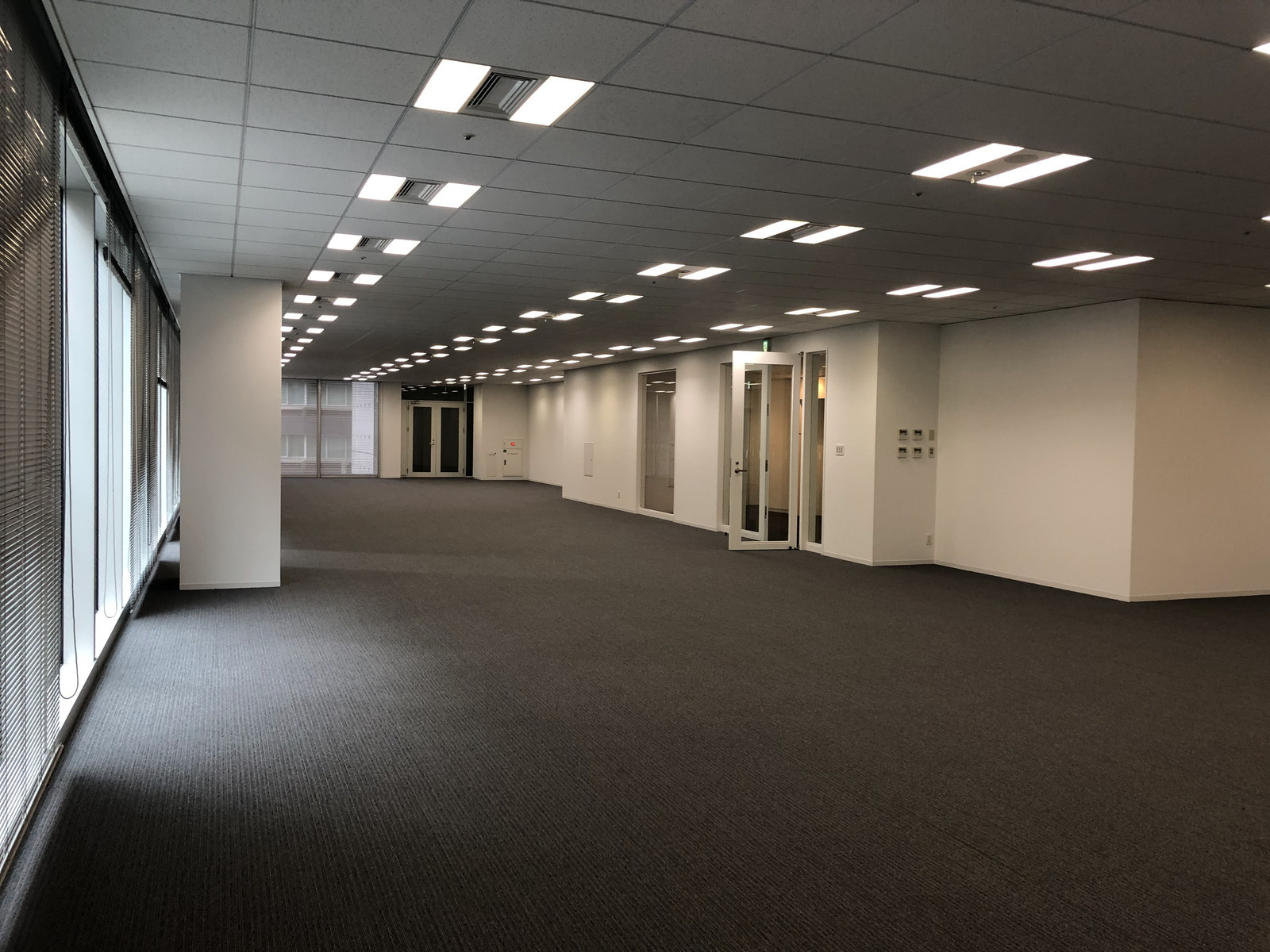 オフィス室内参考画像