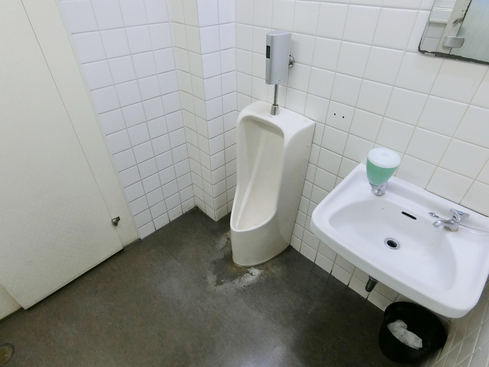 男性用トイレ