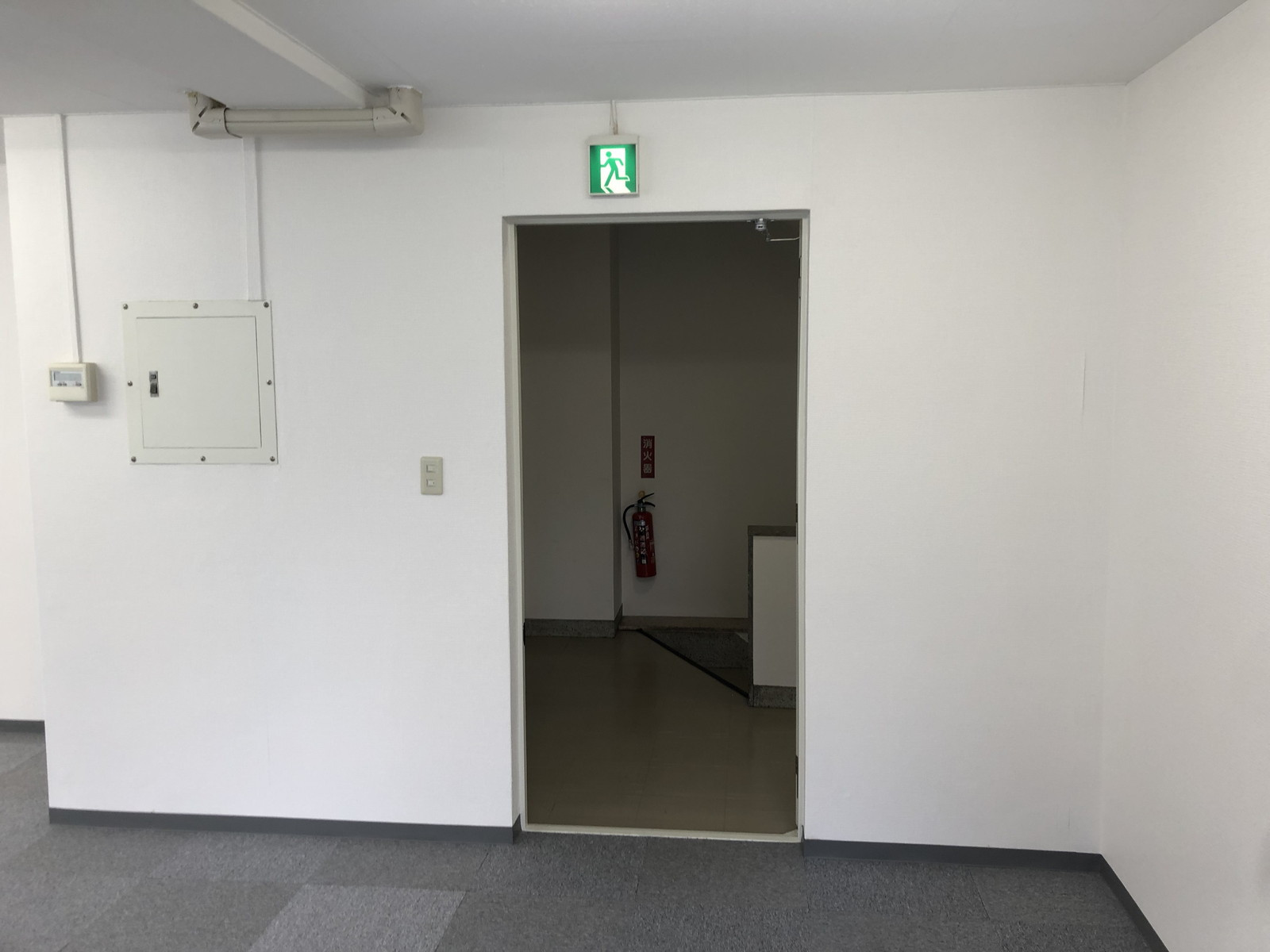 貸室出入り口
