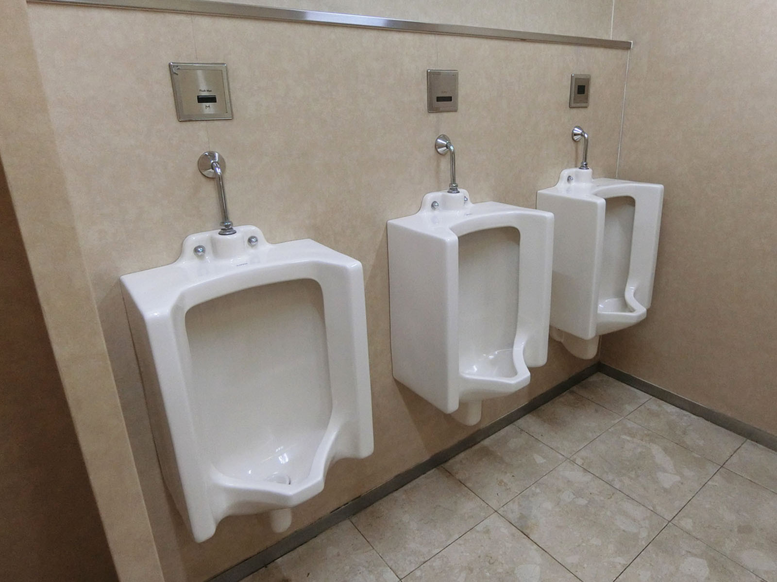 男性用トイレ