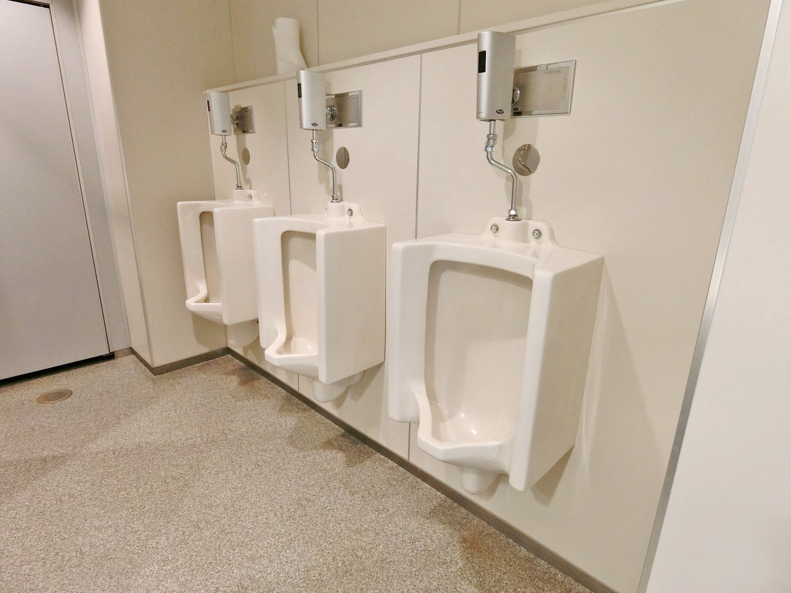 男性用トイレ