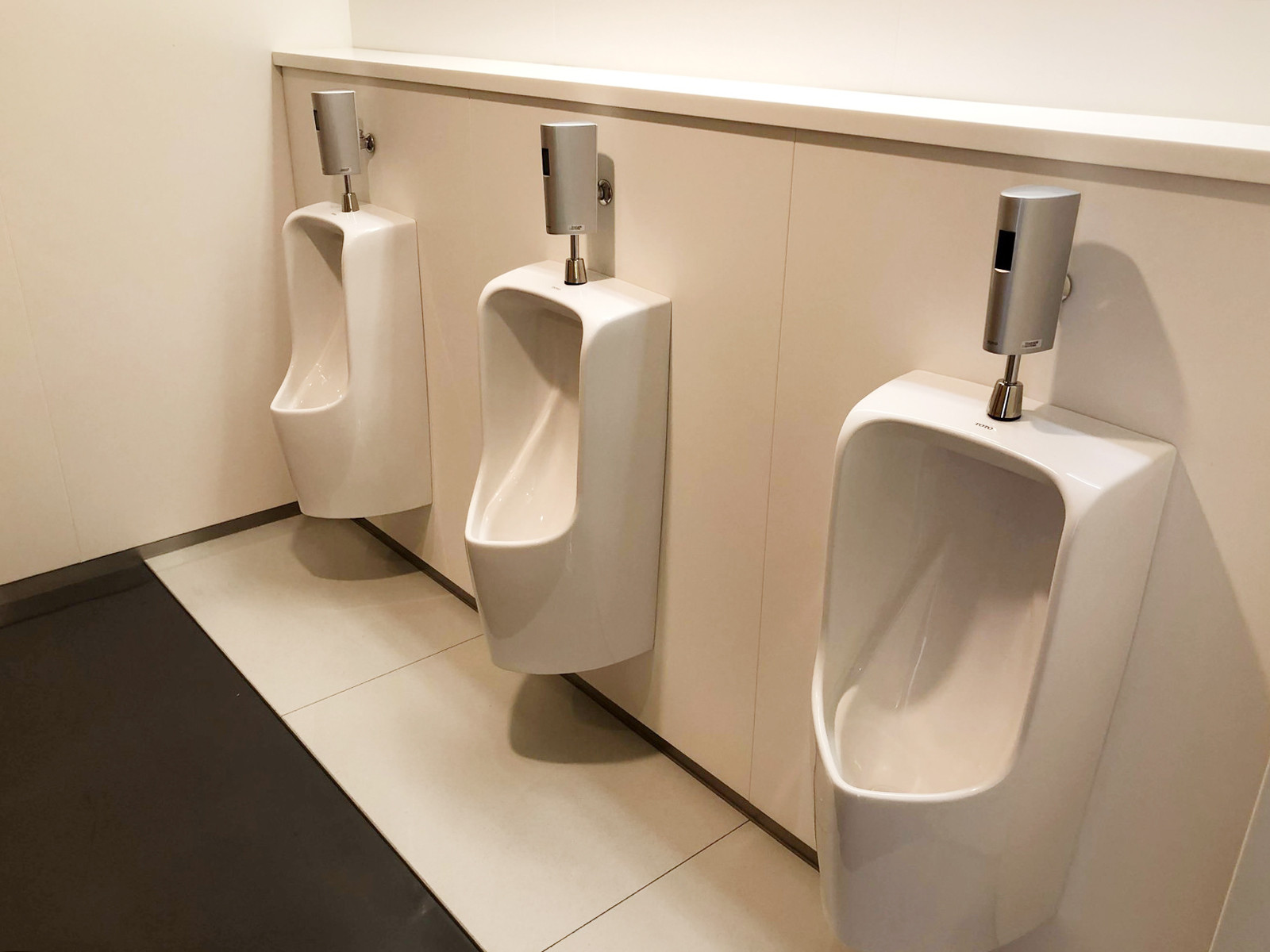 男性用トイレ