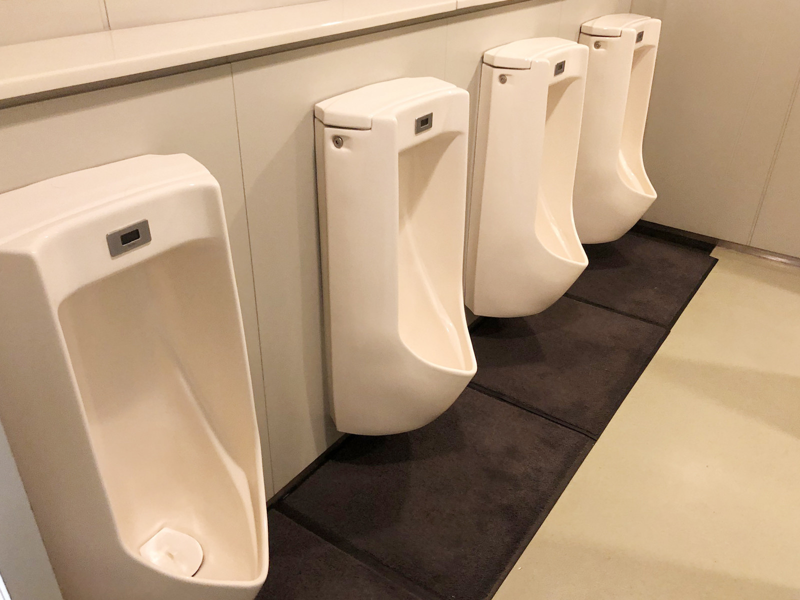 男性用トイレ