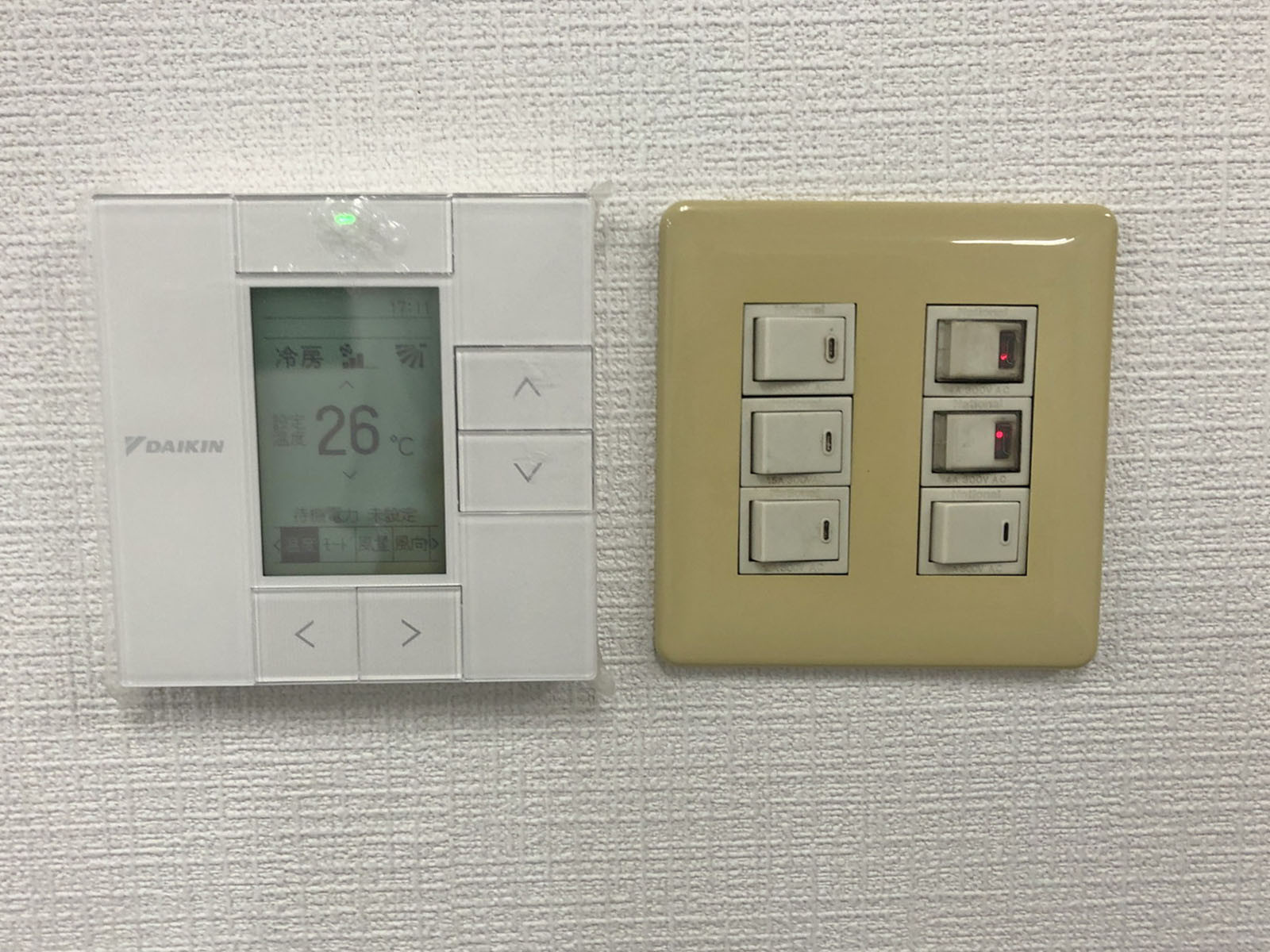 スイッチ類