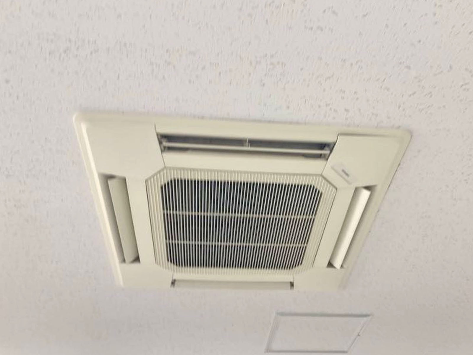 空調