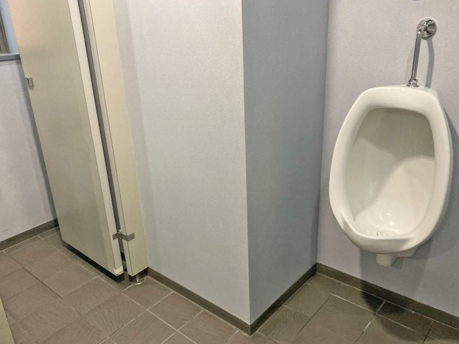 男性用トイレ
