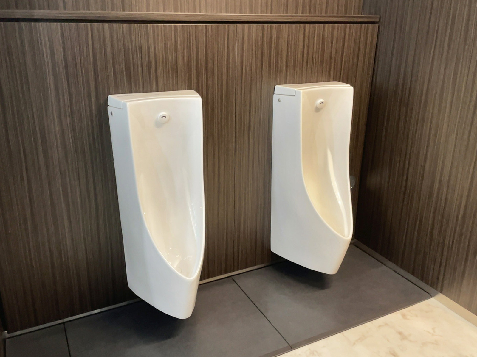 男性用トイレ