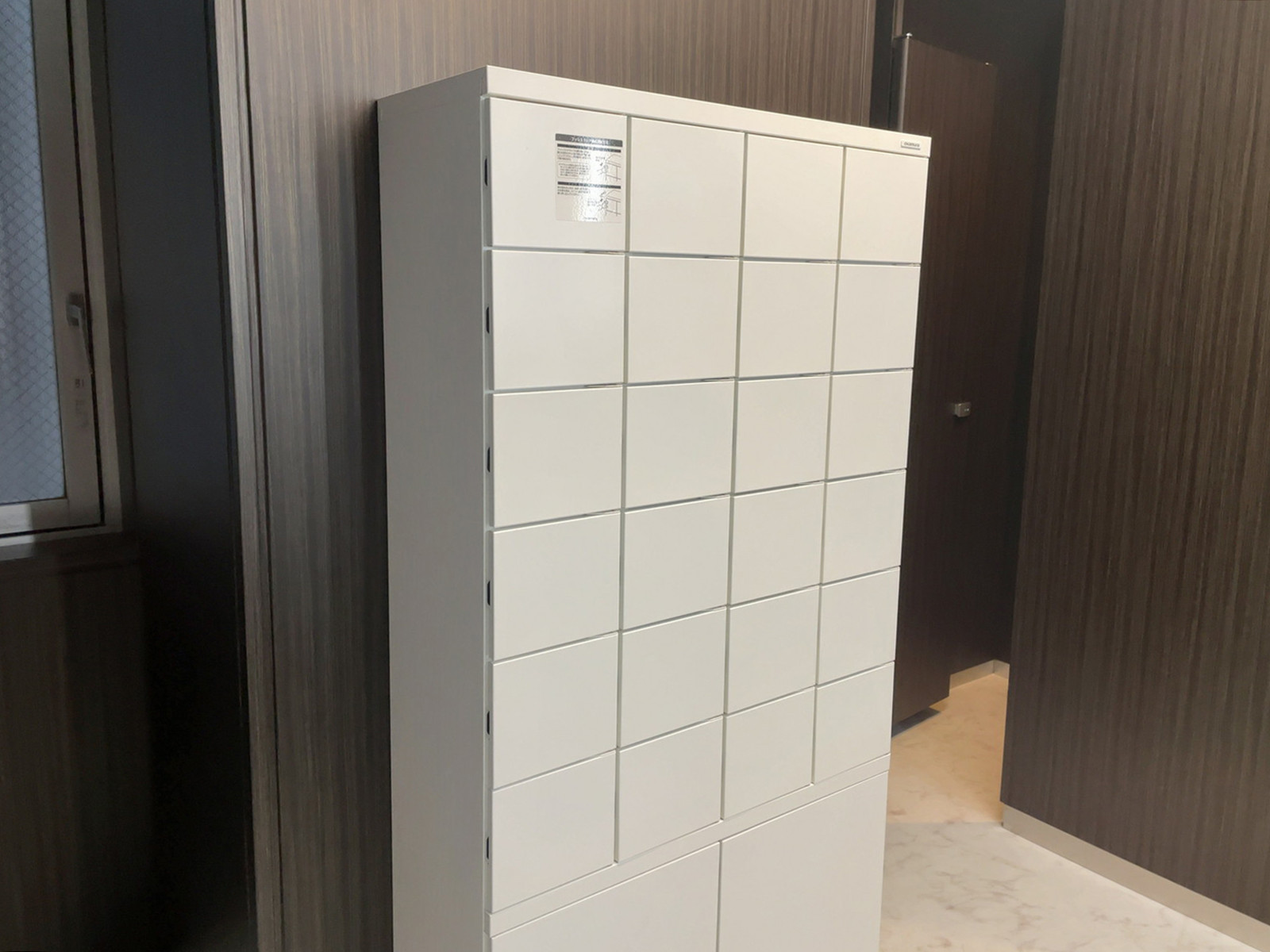 女性トイレの棚