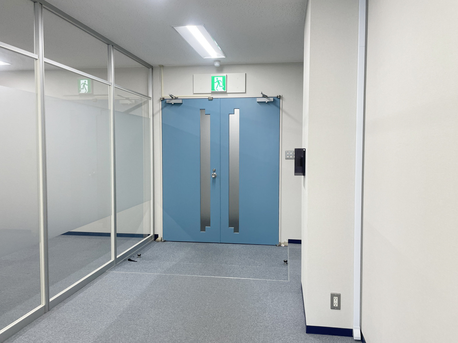 貸室出入口