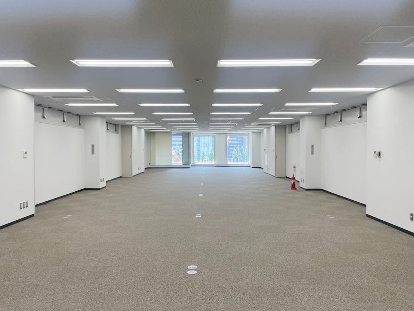 オフィス室内参考画像