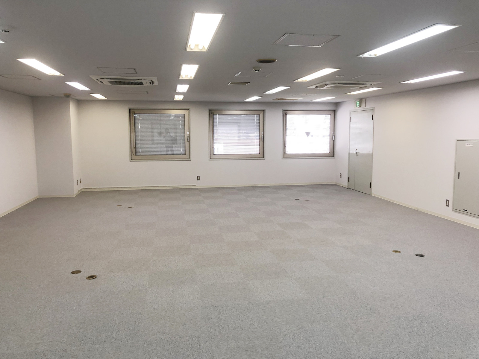 オフィス室内参考画像