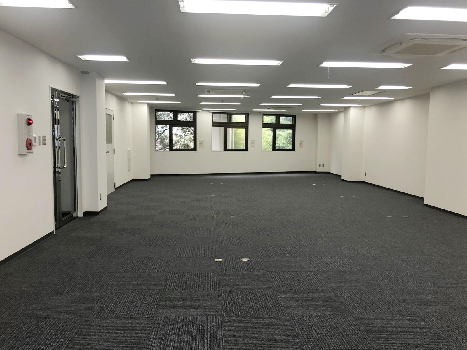 オフィス室内参考画像