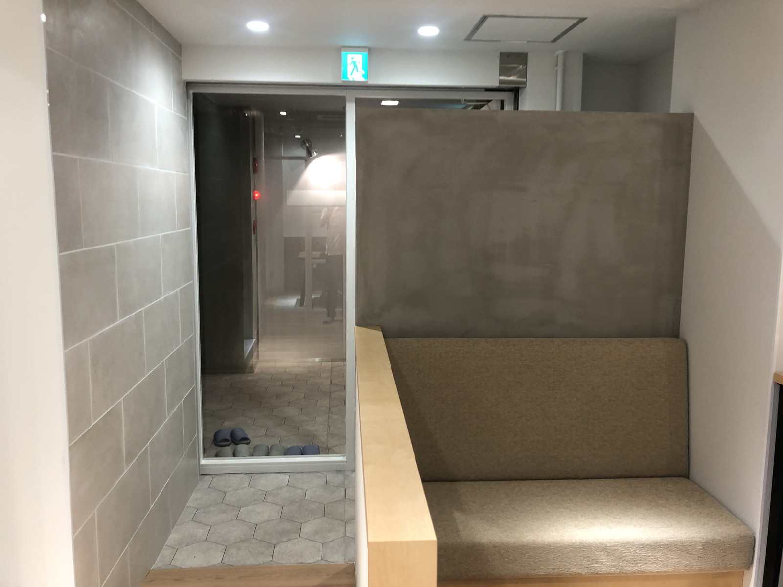 貸室出入口
