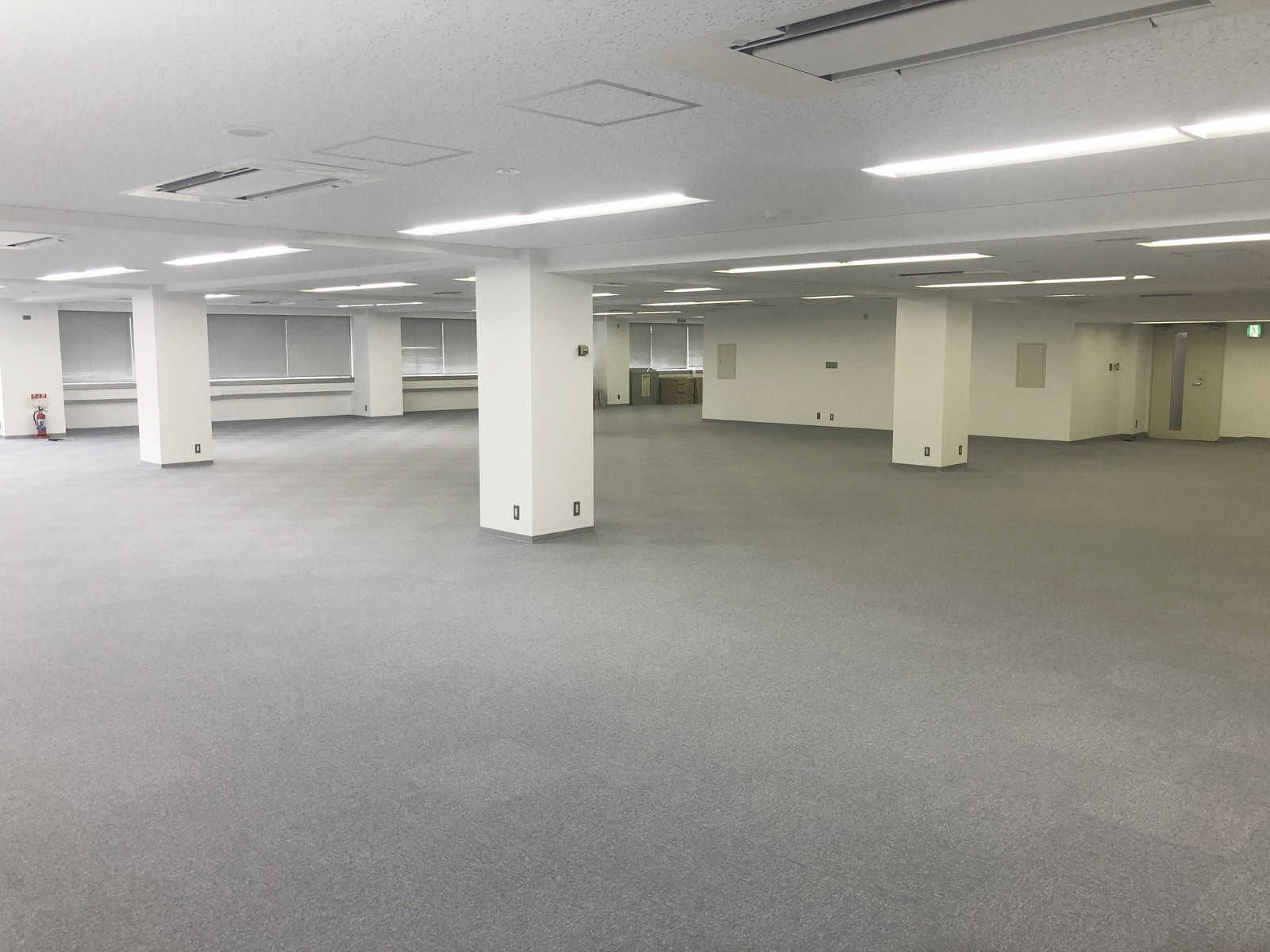 オフィス室内参考画像