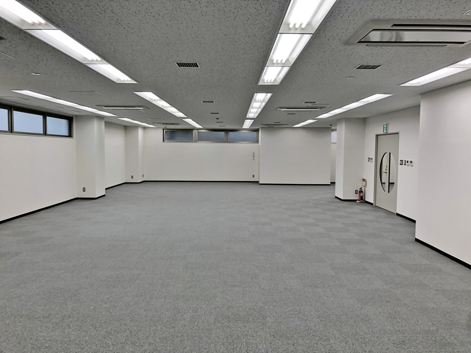 オフィス室内参考画像