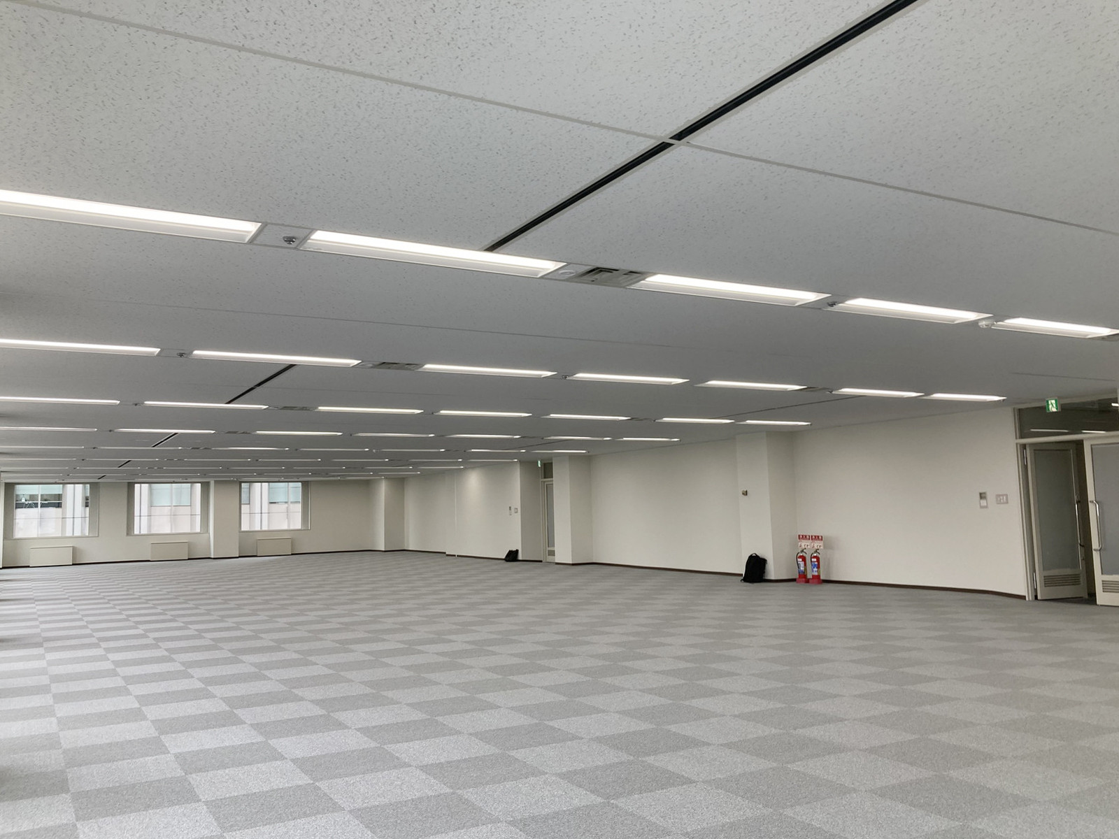 オフィス室内参考画像
