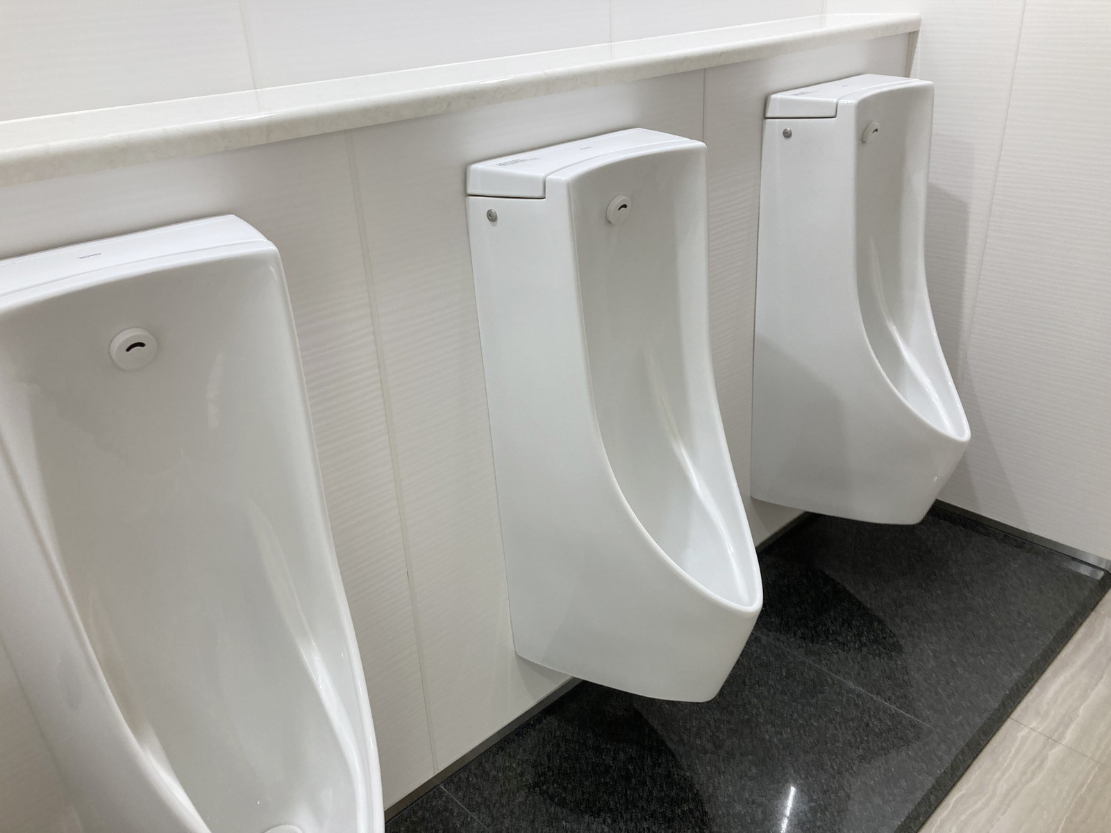 男性用トイレ