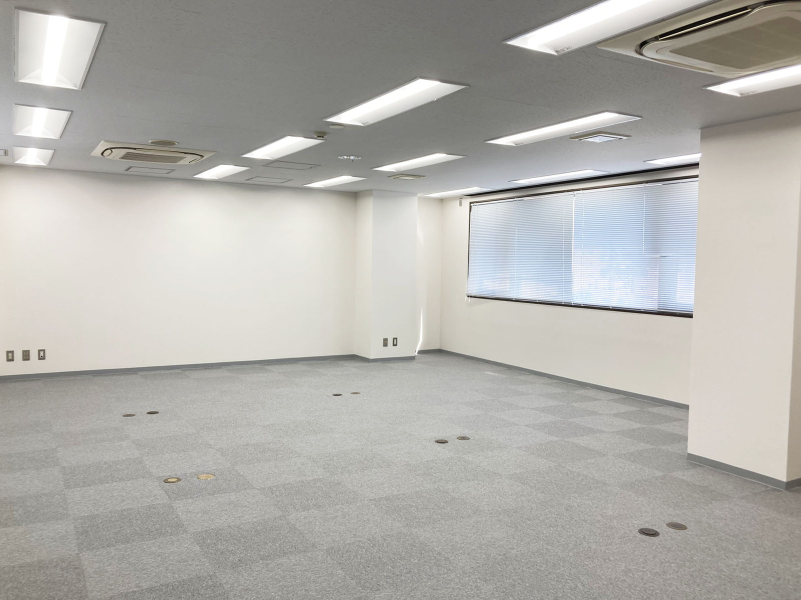 オフィス室内参考画像