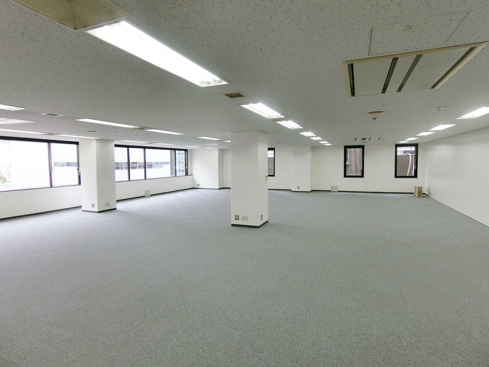 オフィス室内参考画像(4階)