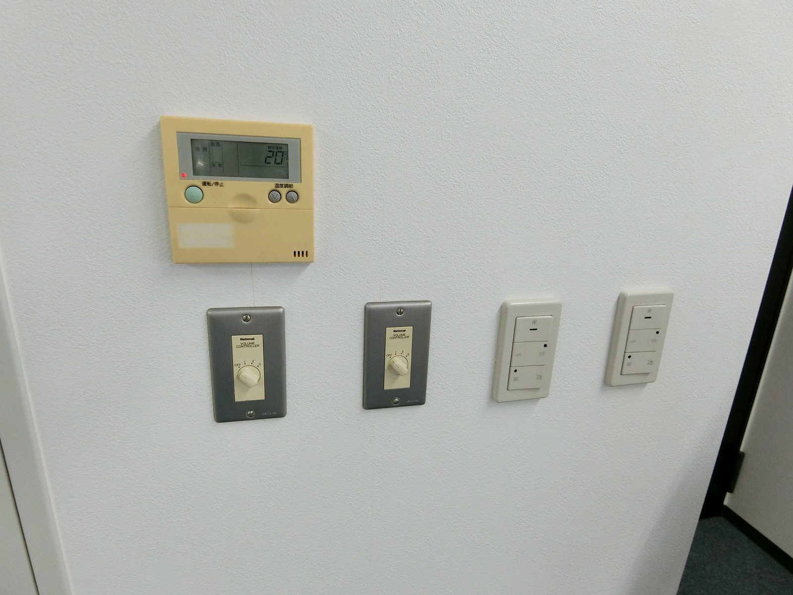 スイッチ類