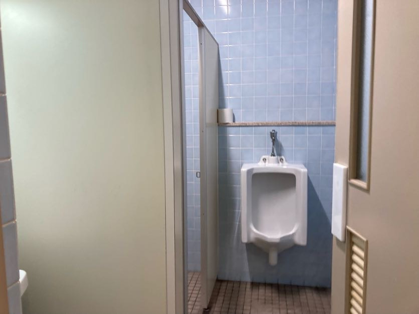男性用トイレ
