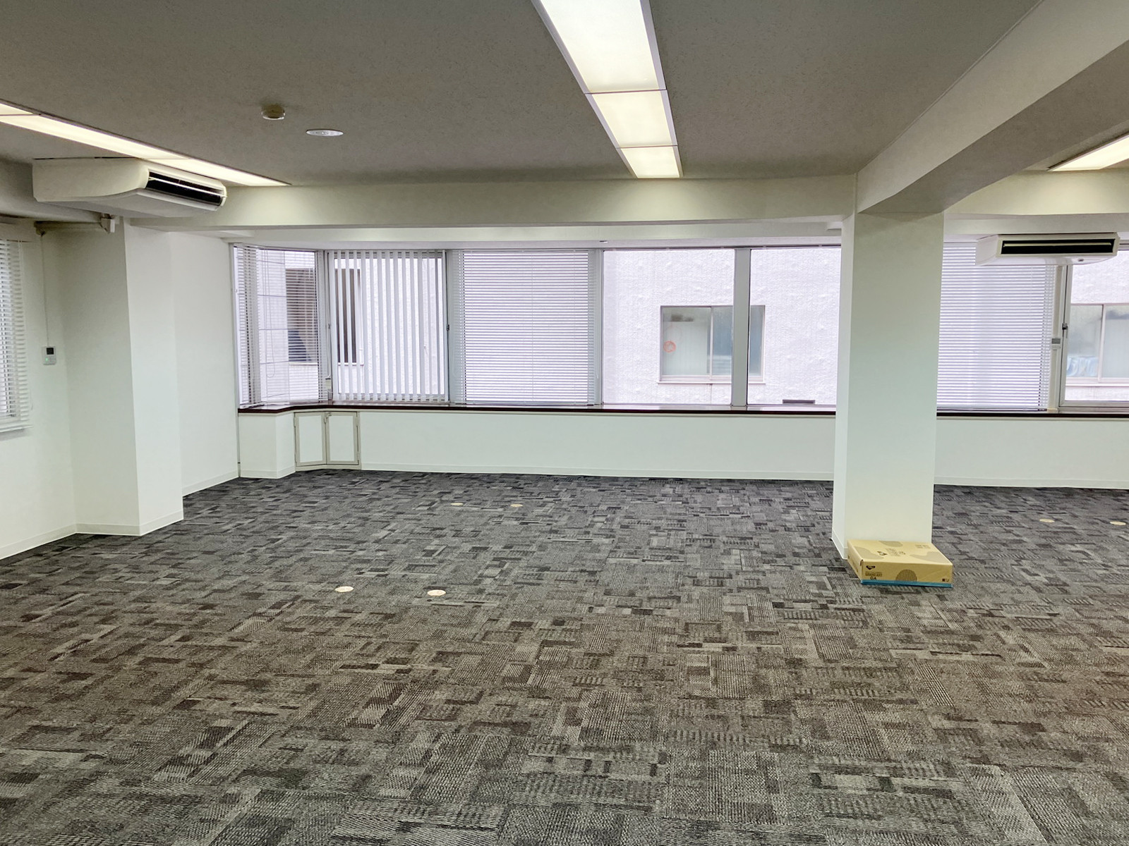 オフィス室内参考画像