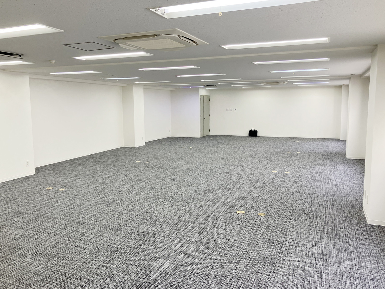 オフィス室内参考画像