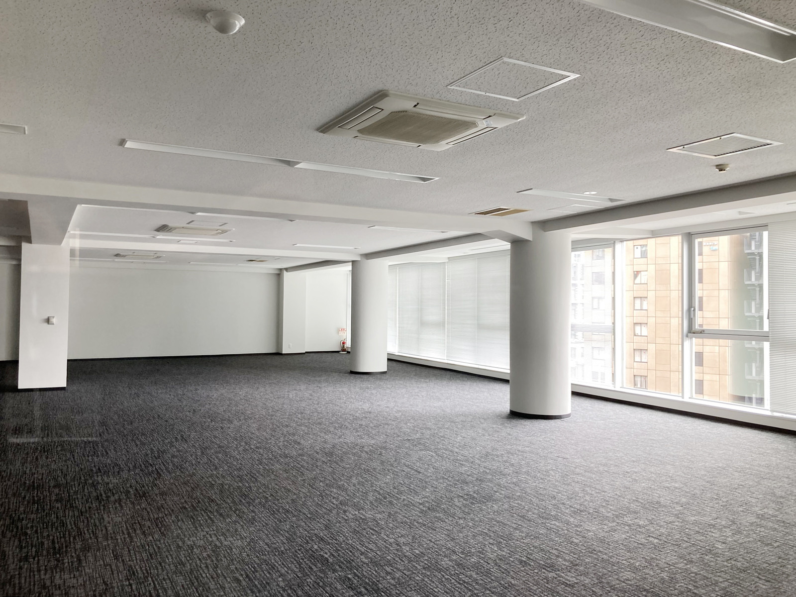 オフィス室内参考画像