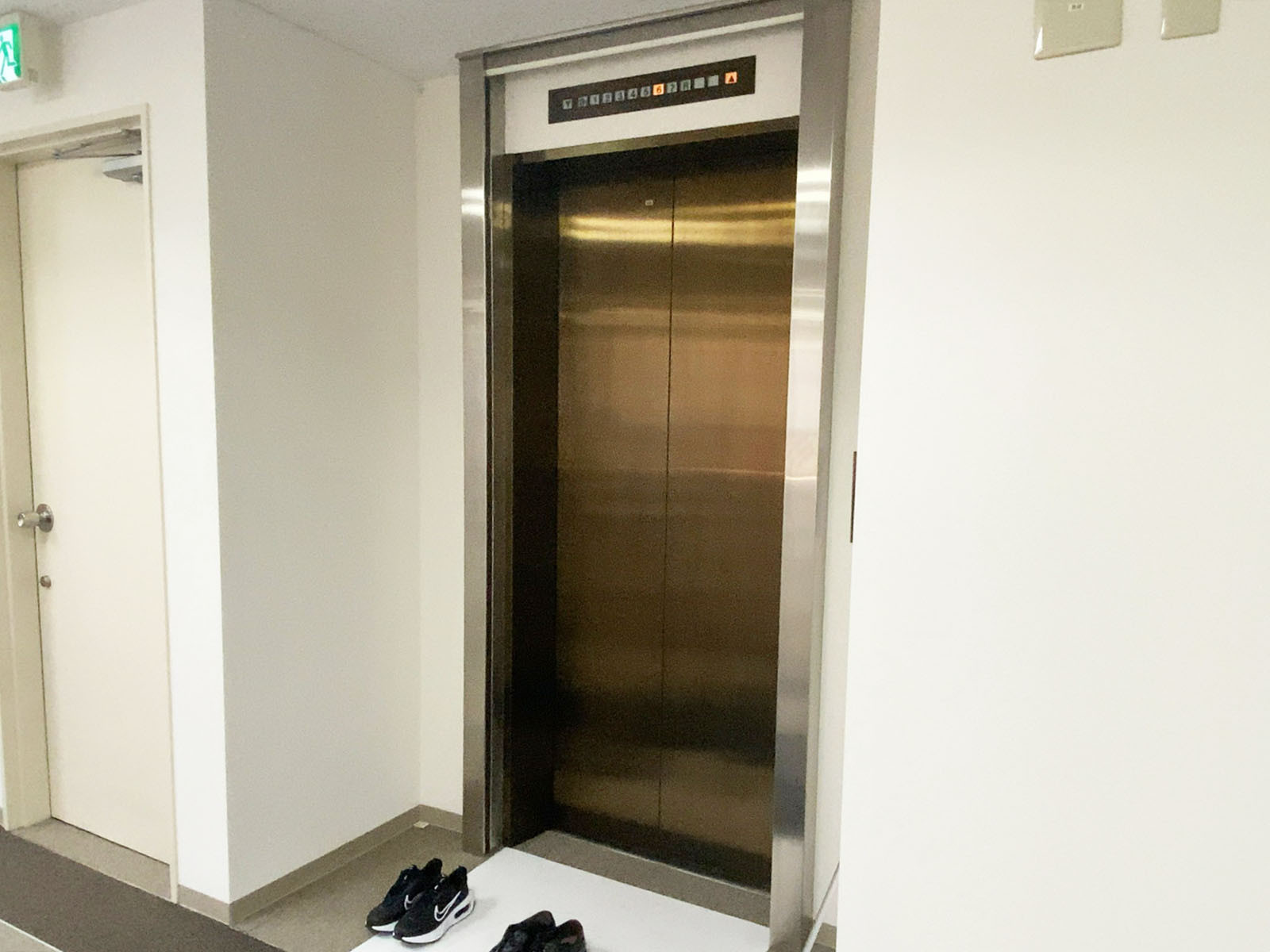 エレベーター