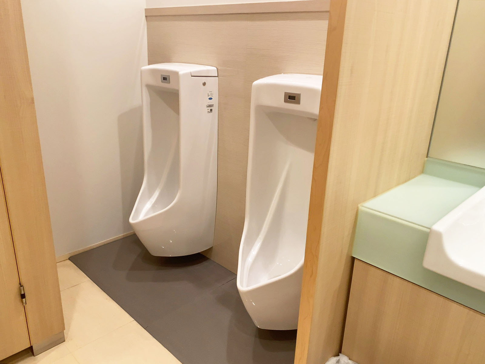 男性用トイレ