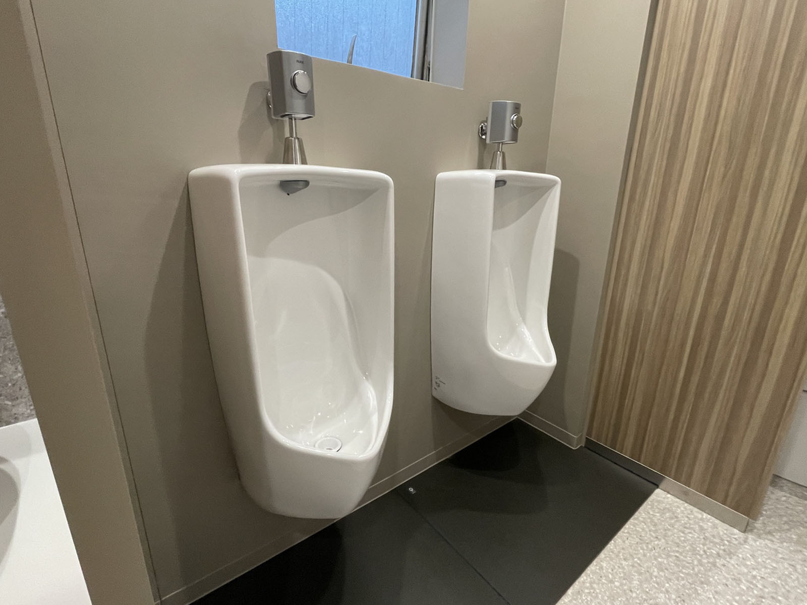 男性用トイレ