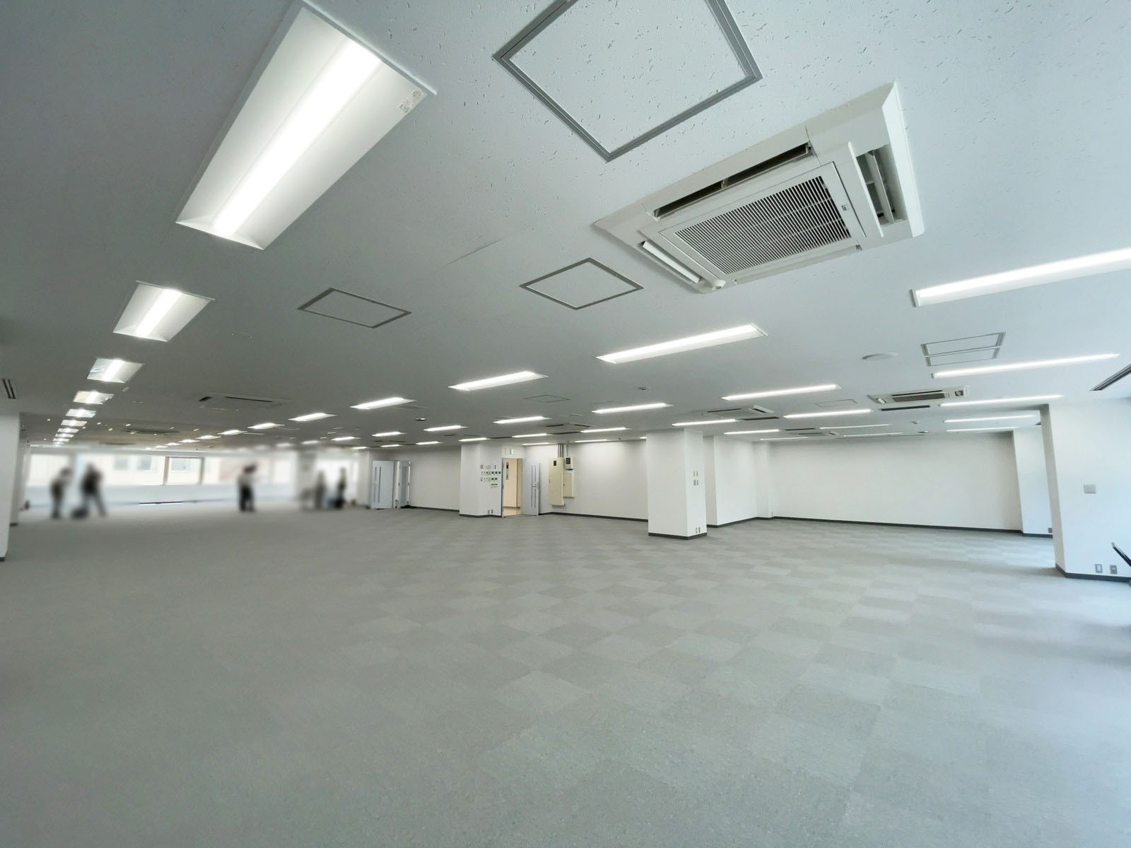 別角度の様子