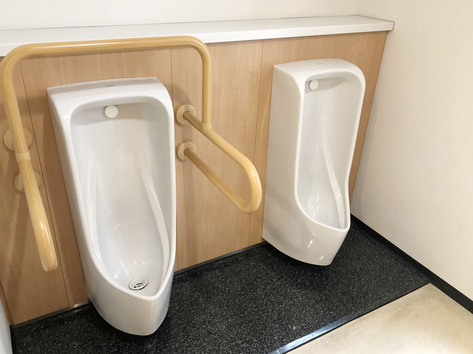 男性用トイレ