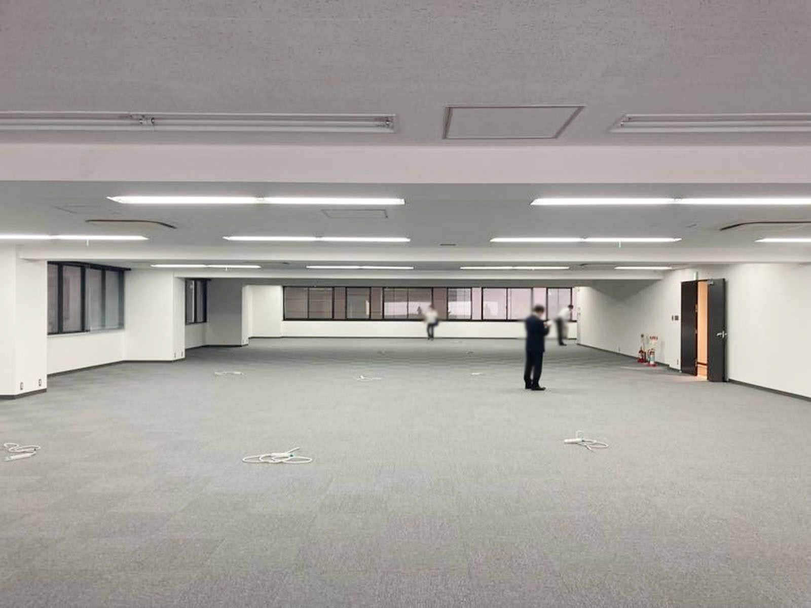 オフィス室内参考画像