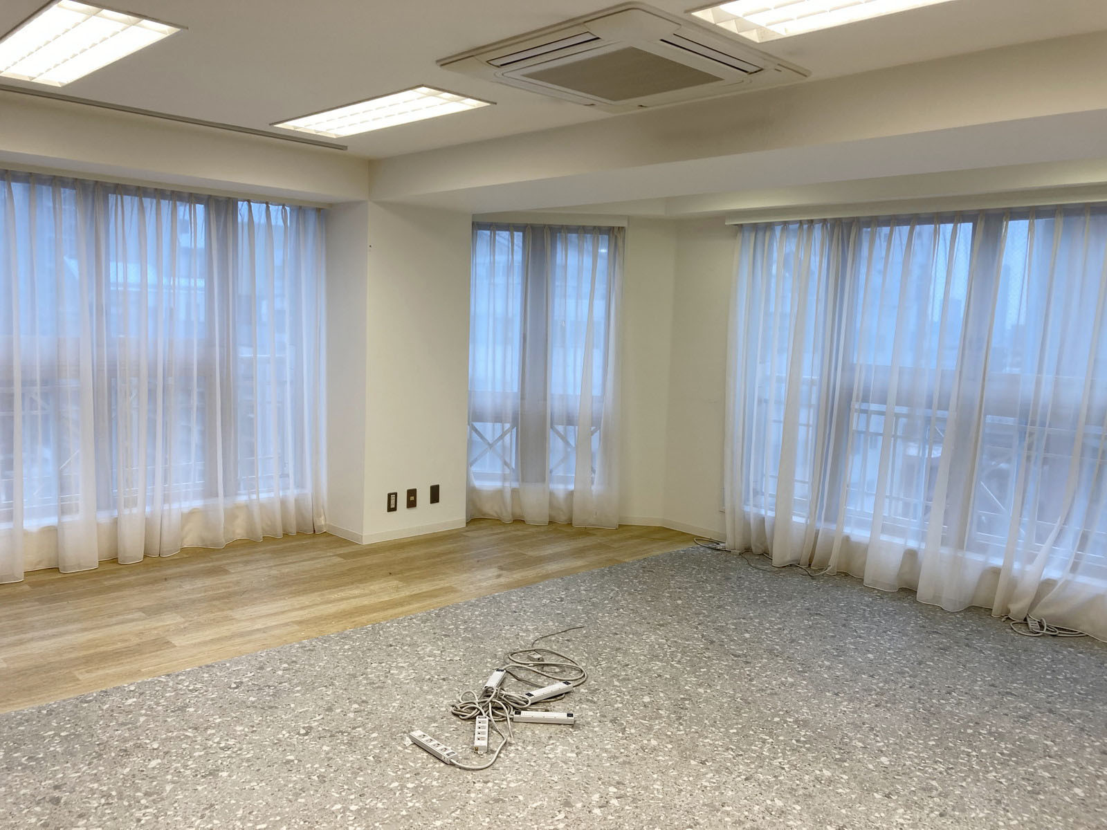 オフィス室内参考画像
