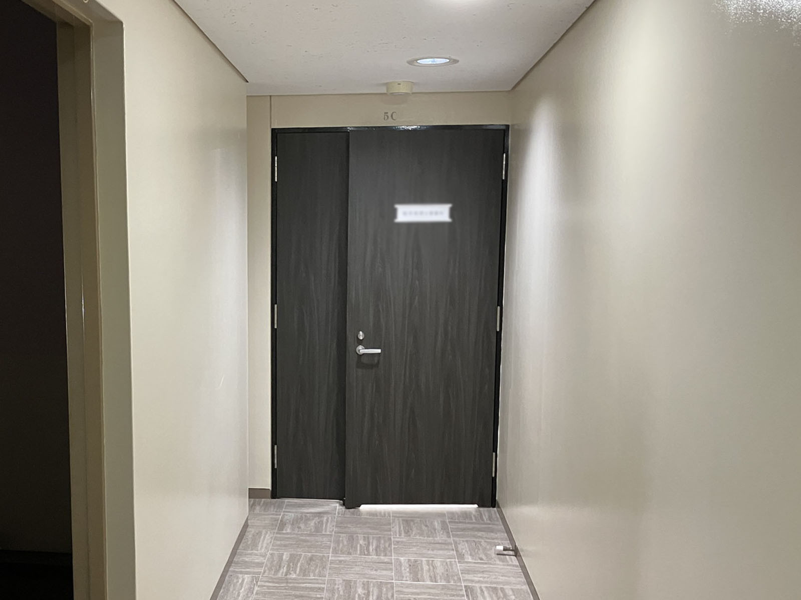 貸室出入り口