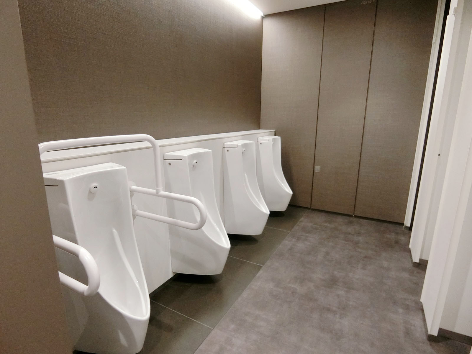 男性用トイレ