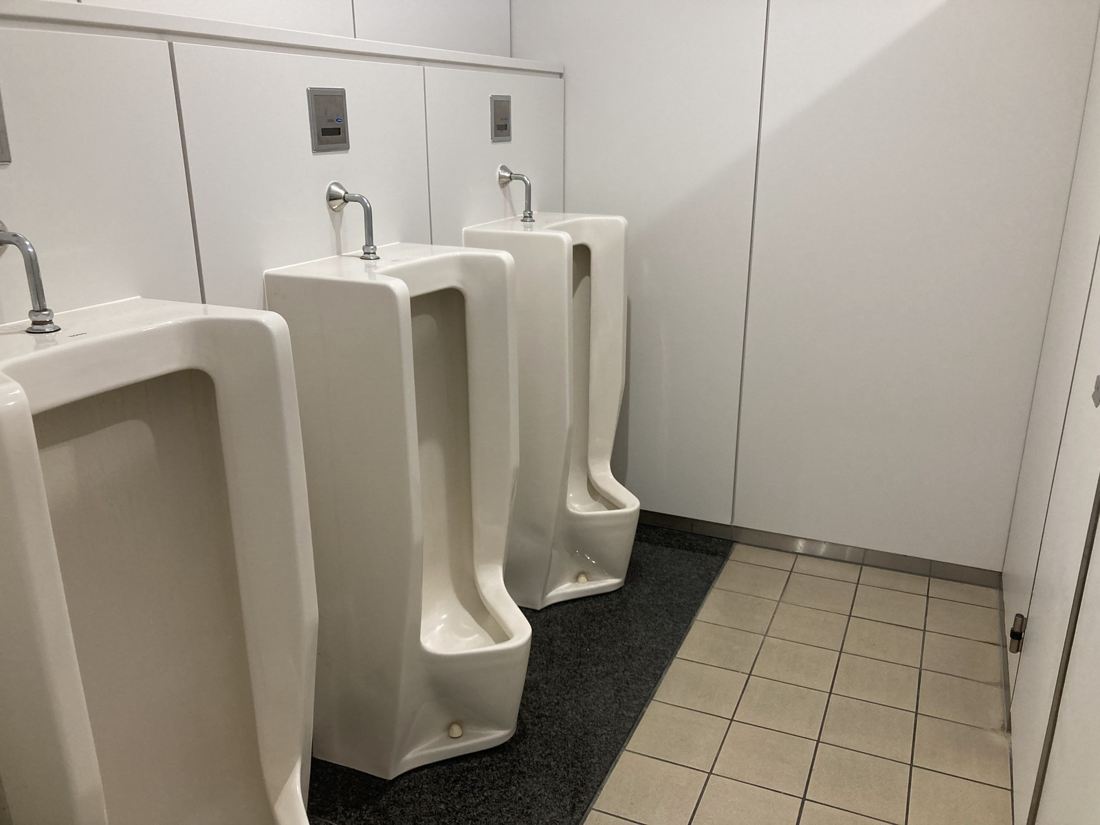 男性用トイレ