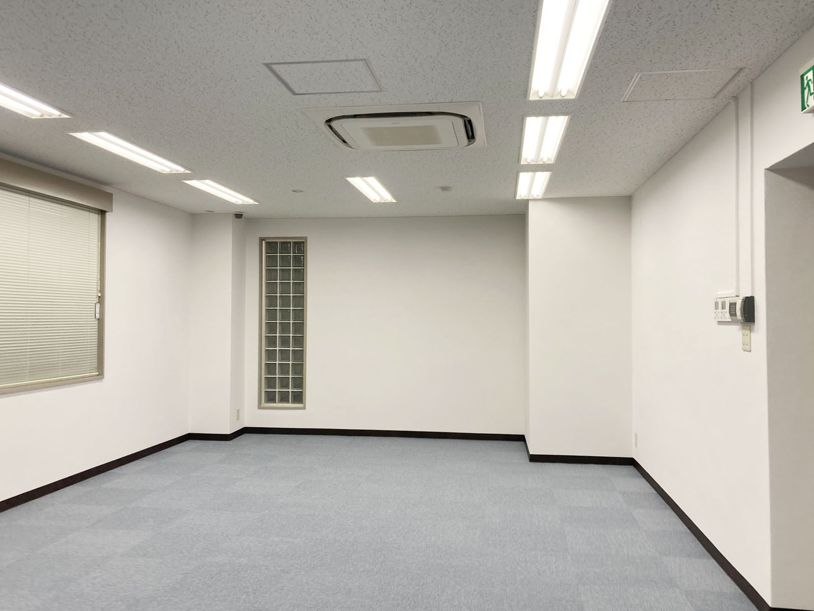 オフィス室内参考画像