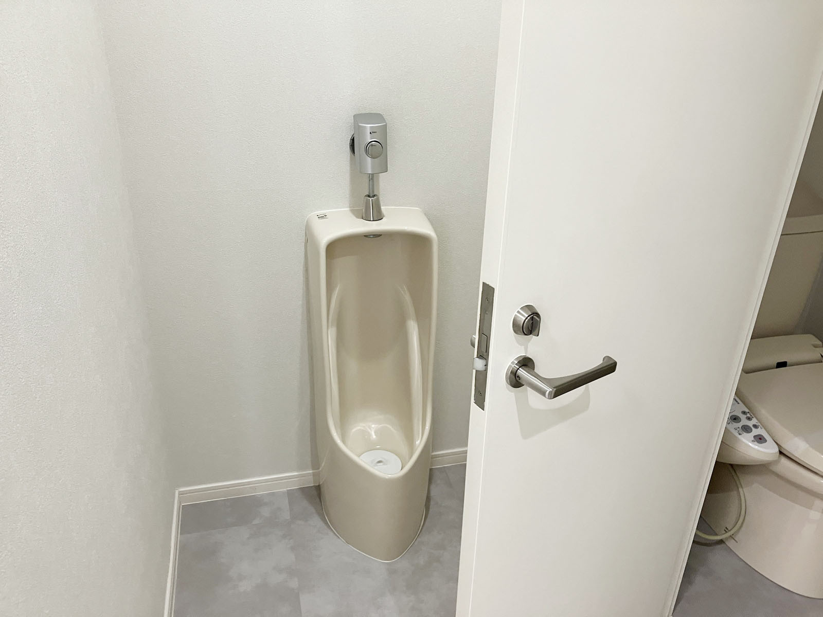 男性用トイレ