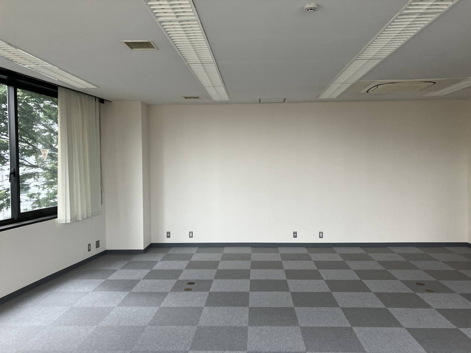 オフィス室内参考画像