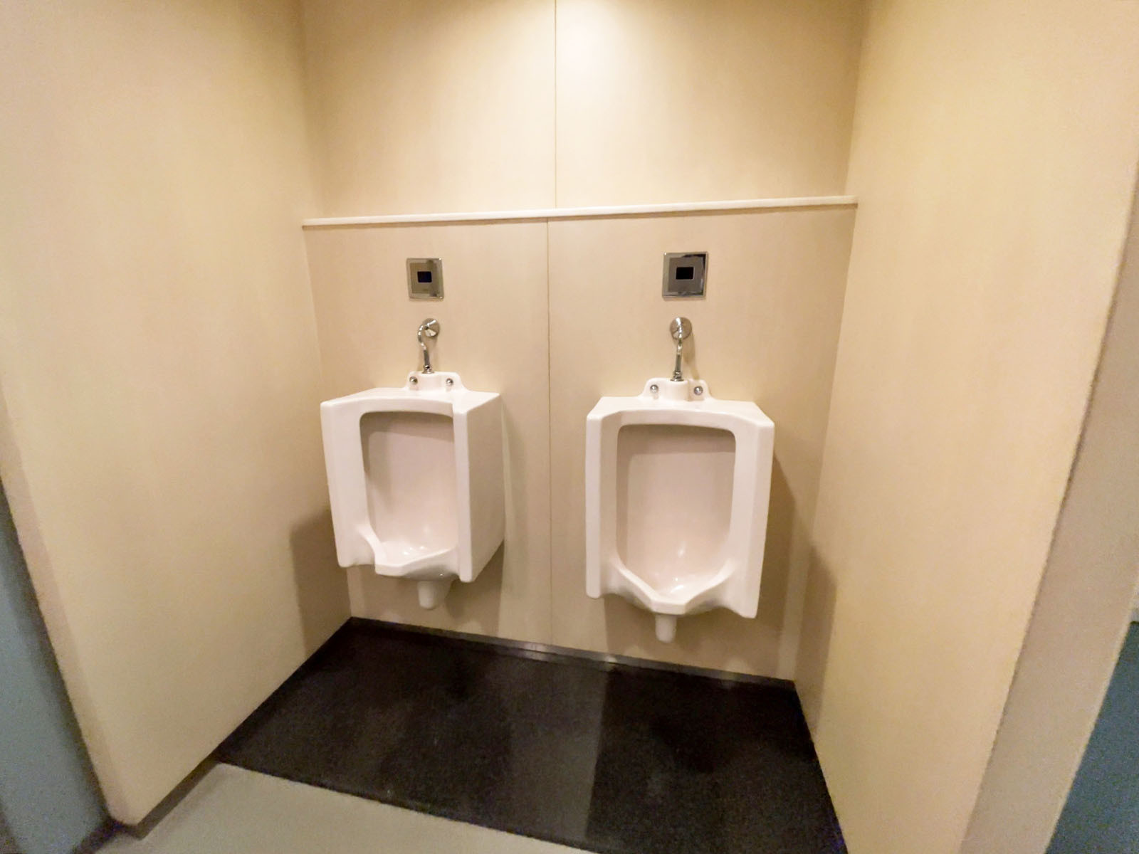 男性用トイレ