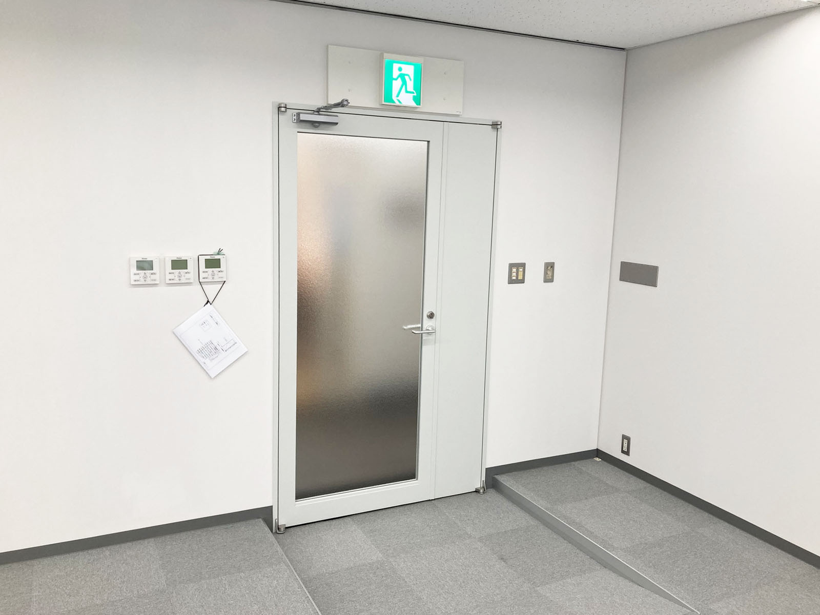 貸室出入口