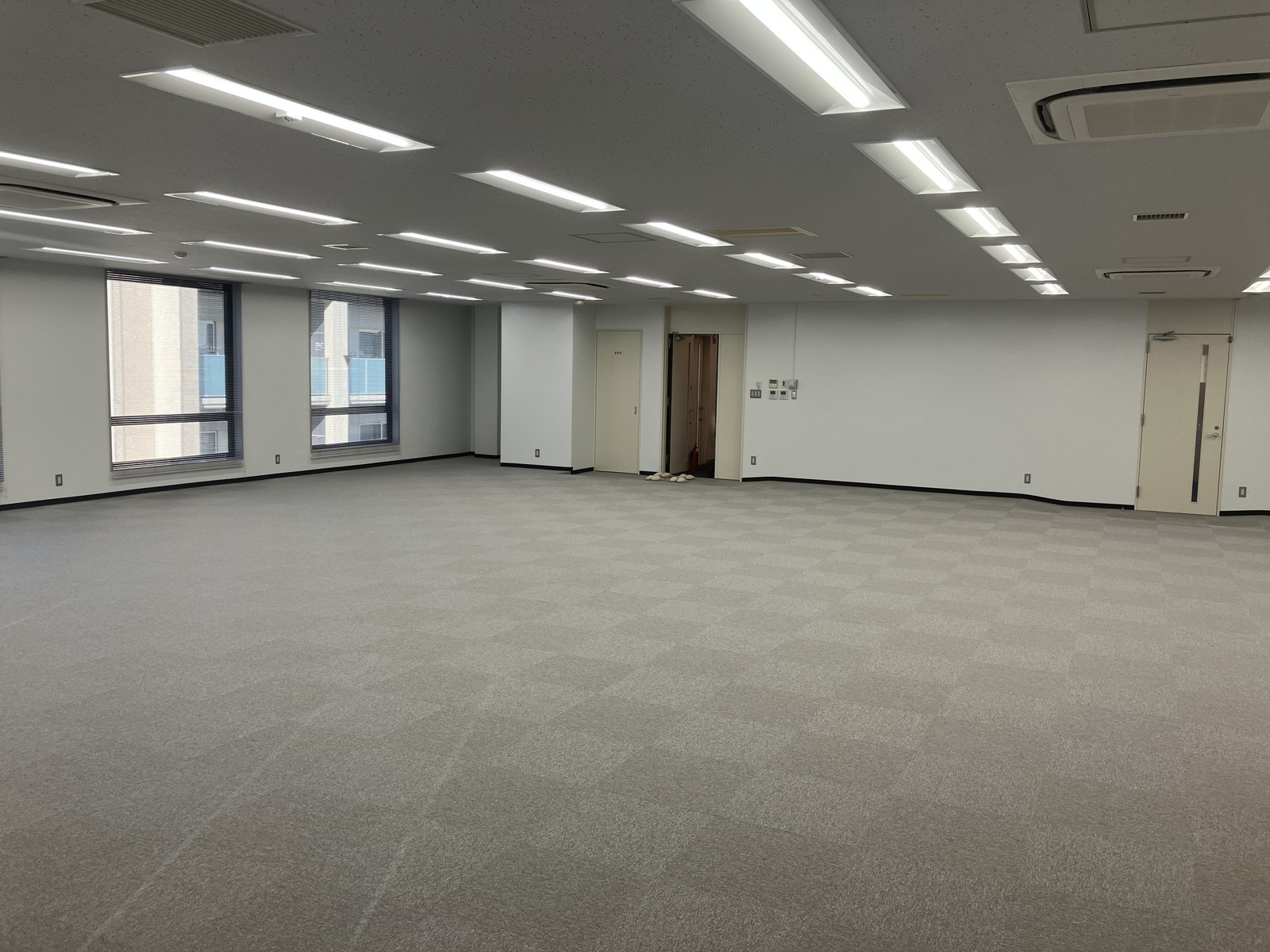 オフィス室内参考画像