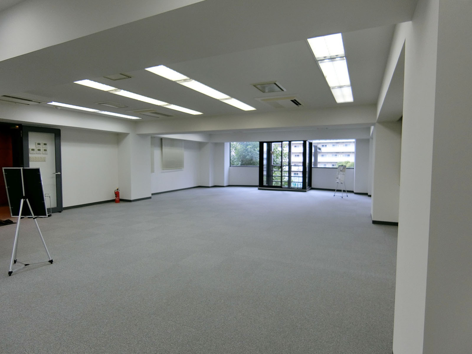 オフィス室内参考画像(4階)