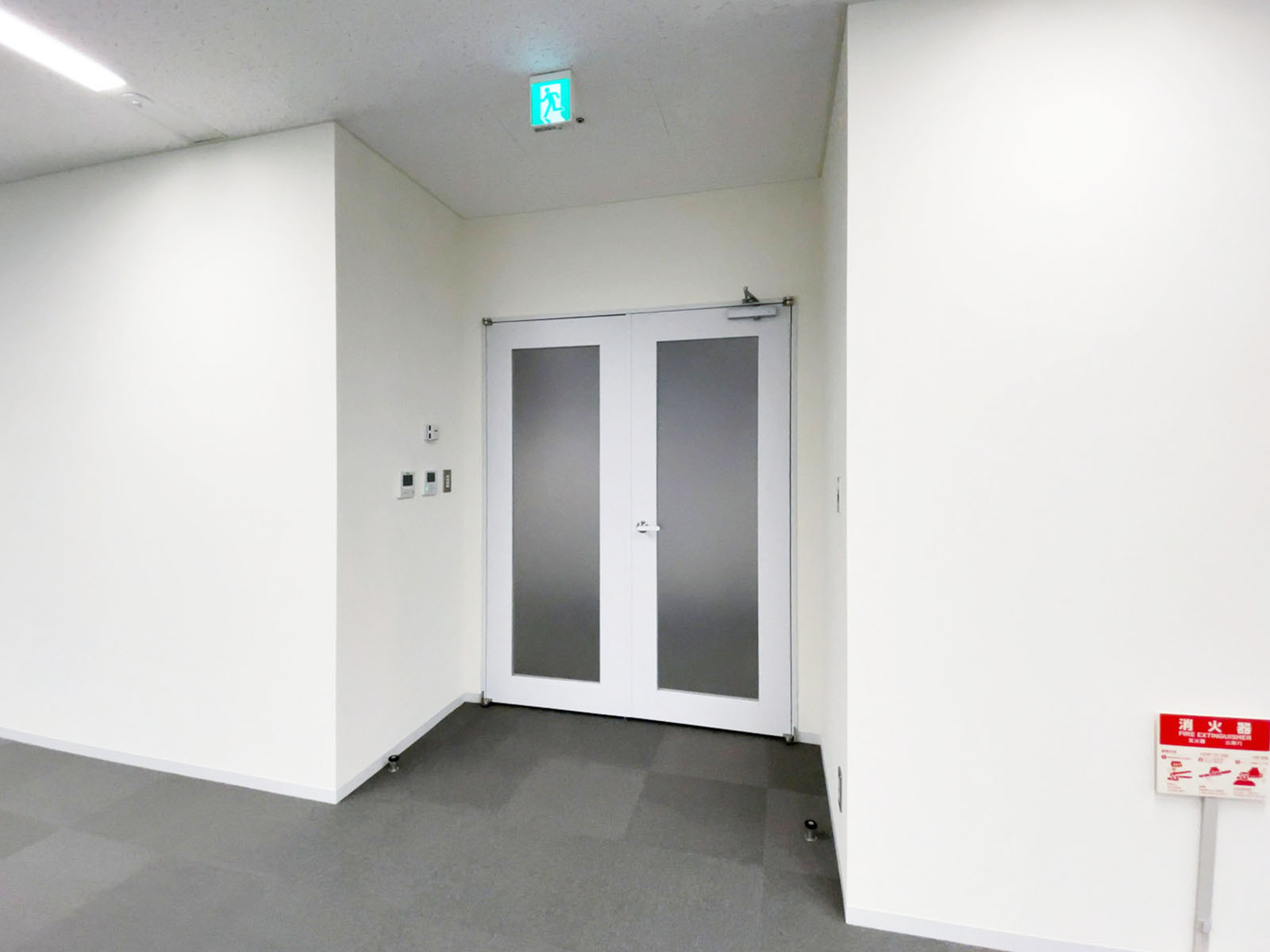 貸室出入口
