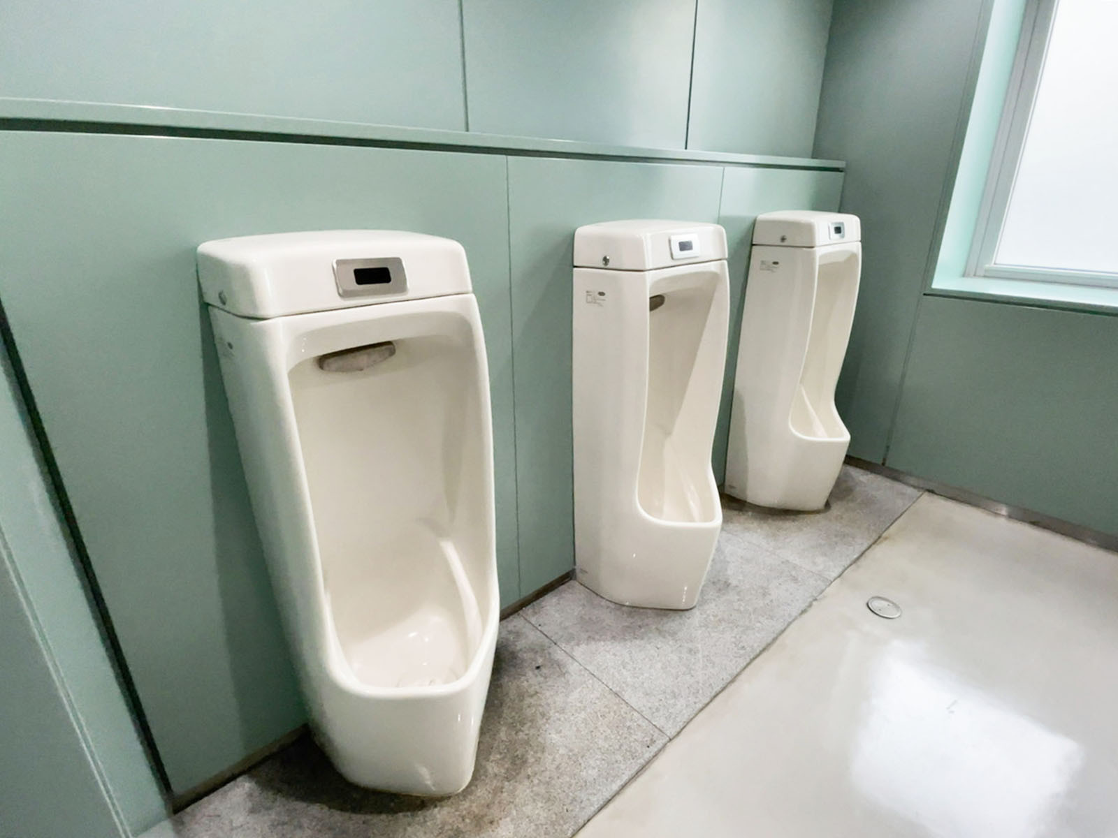 男性用トイレ