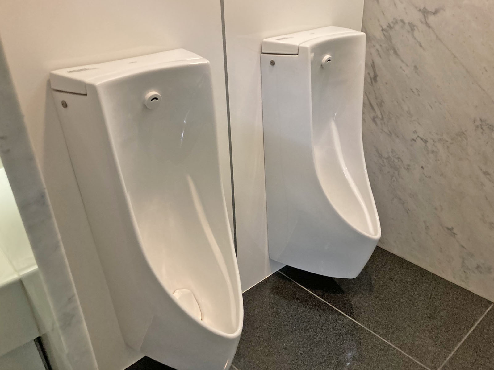 男性用トイレ