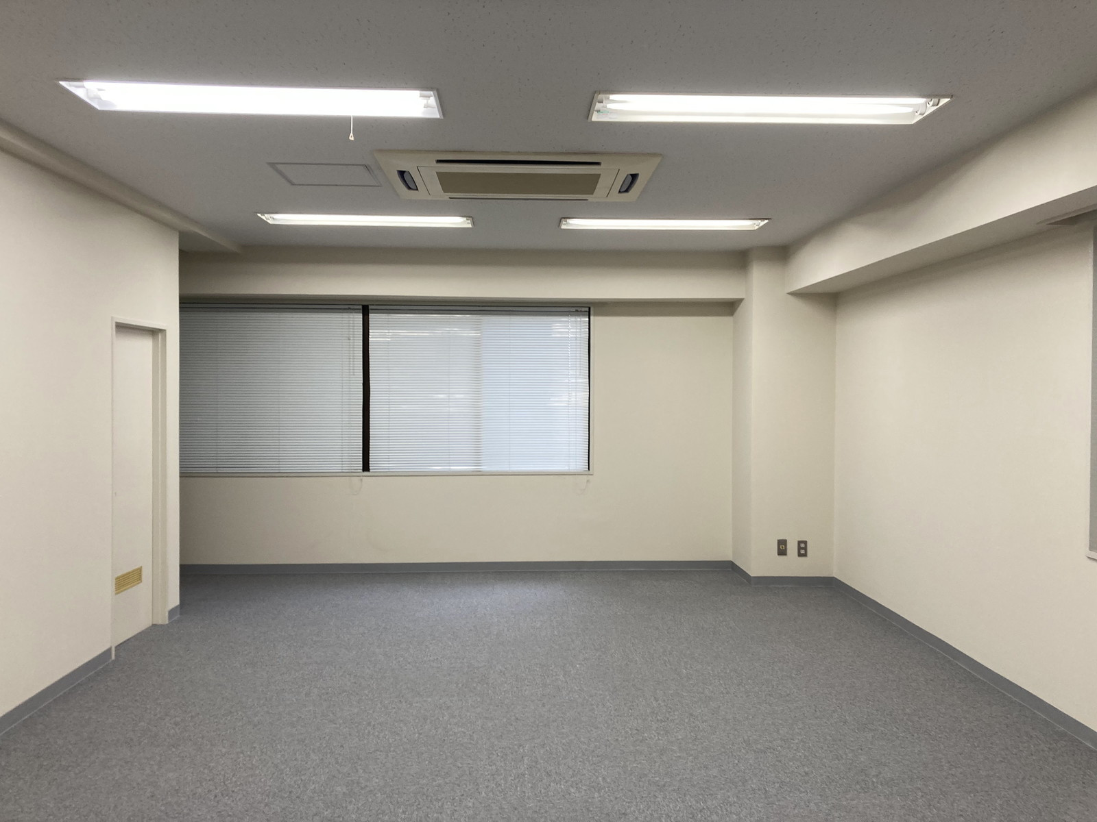 オフィス室内参考画像